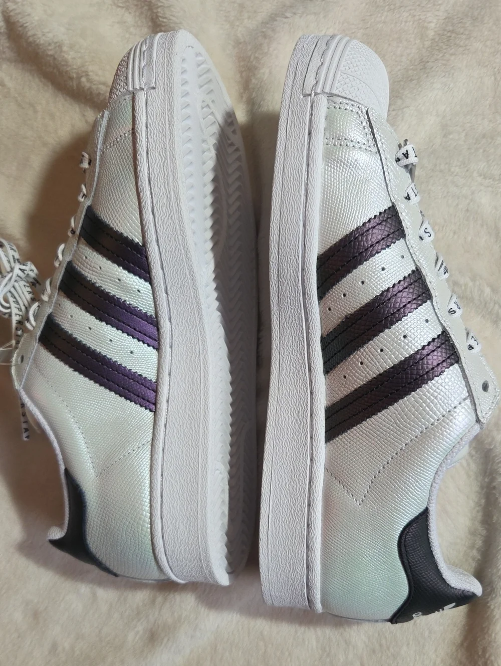 NWT Adidas Women’s Superstar Sneaker Queen Purple Iridescent Women’s Size 8